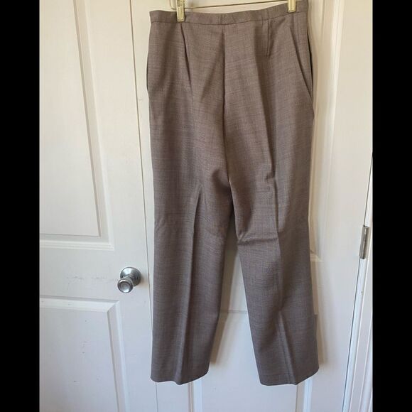 Studio Tahari 3 pieces suit - Picture 4 of 14